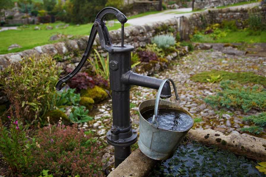 How to Remove Iron From Water: 8 Treatment Methods