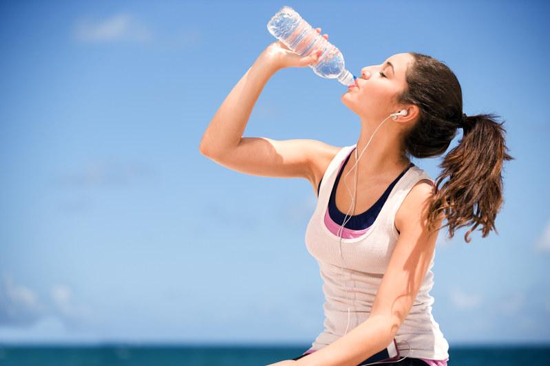 How to Stay Hydrated During the Summer Heat